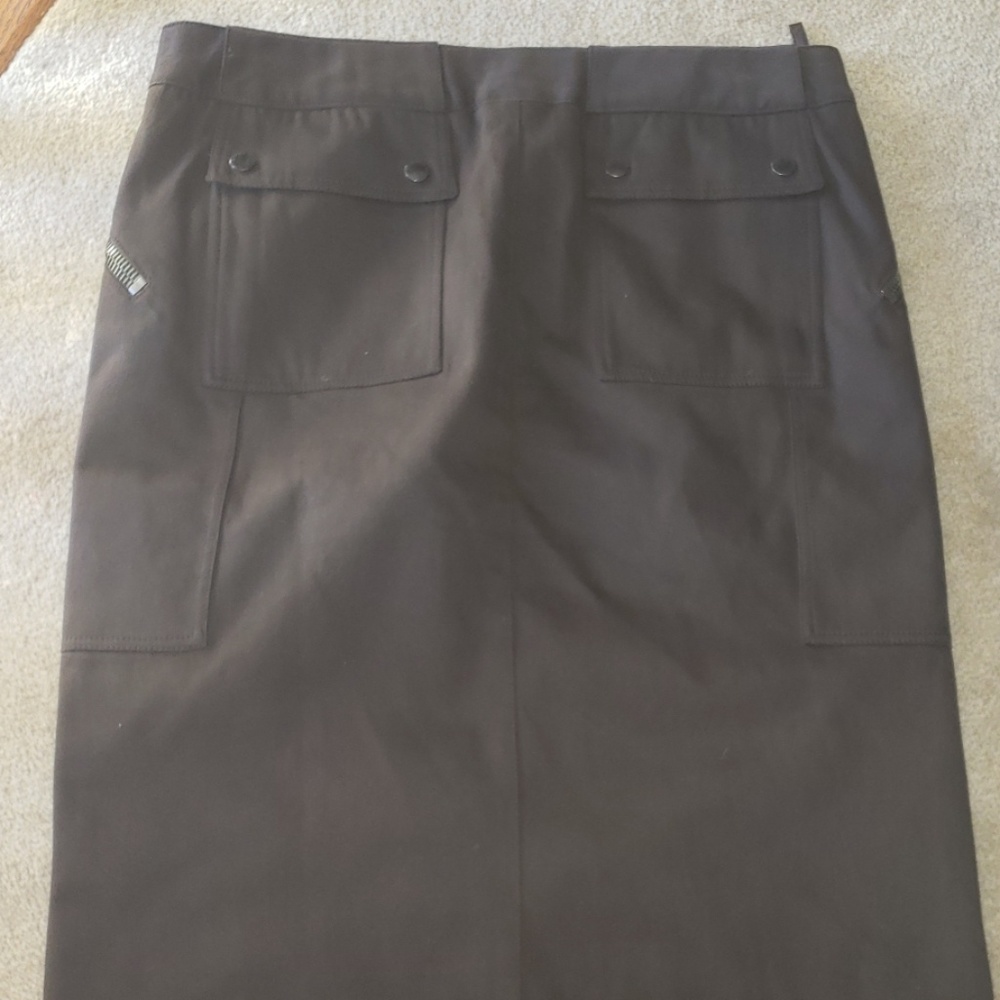 Burberry London Structured Pencil skirt